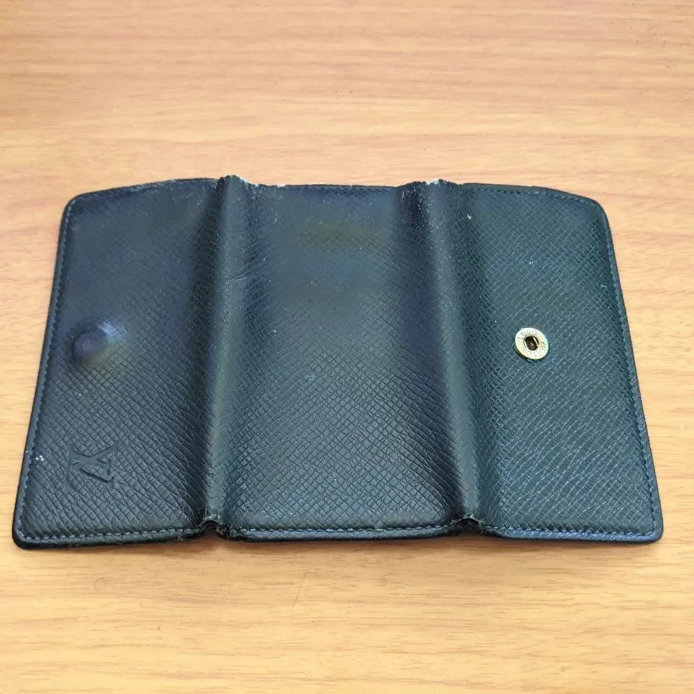 Louis Vuitton Taiga Key Holder/Wallet #717***